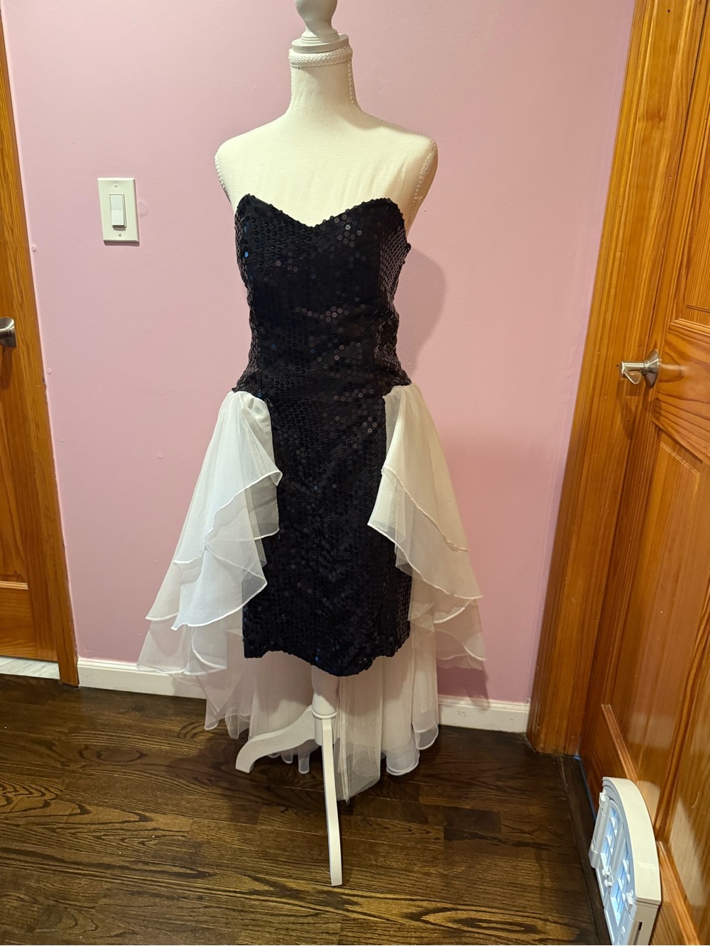 True Vintage Dave & Johnny Black and White high-low dress